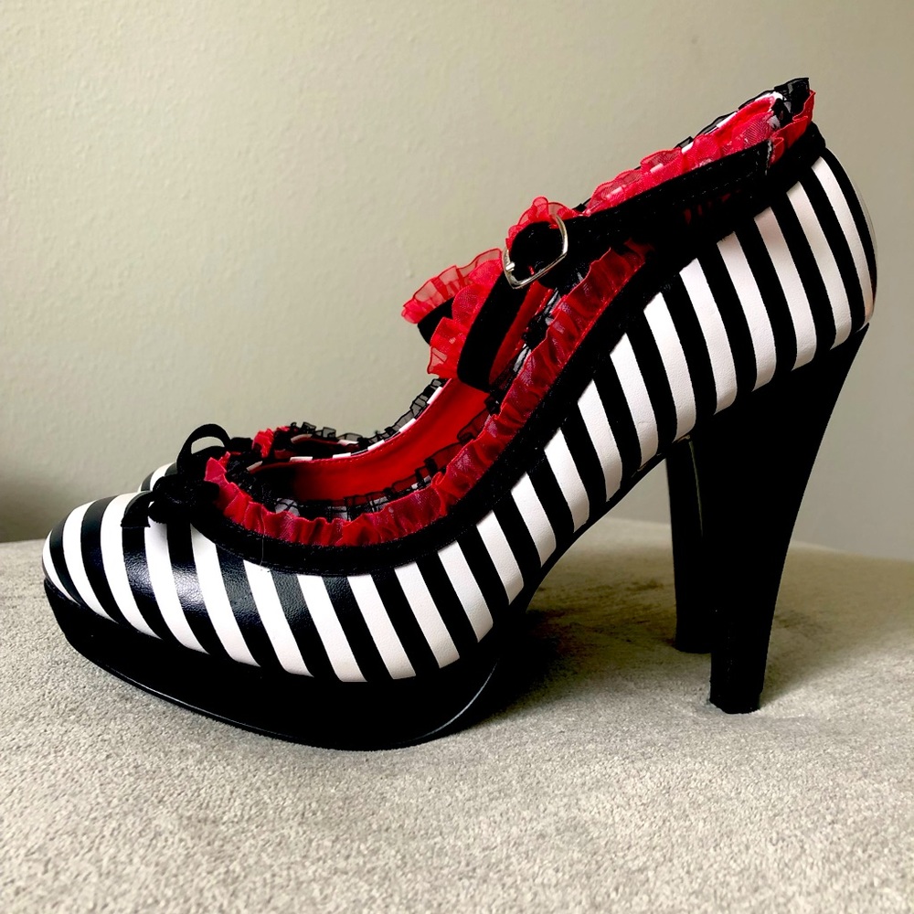 PINUP COUTURE BETTIE-18 * STRIPED HEELS SIZE 9